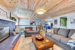 Living Room | Main Level | Central A/C | Free WiFi