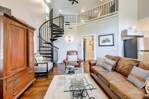 Living Room | Smart TV | 1st Floor | Central A/C & Heating