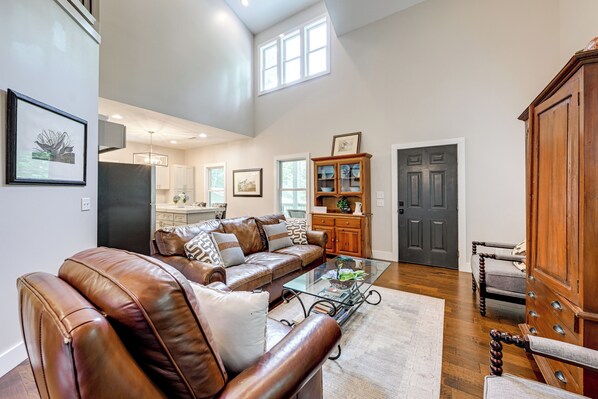 Highlands Vacation Rental | 3BR | 1.5BA | 1,600 Sq Ft | Stairs Required