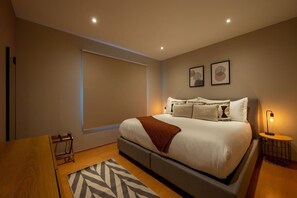 Room with blackout curtains that block sunlight