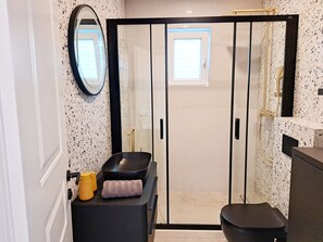 Bathroom No1 - ground floor