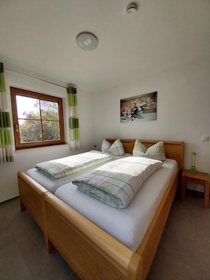 Ferienwohnung Nr. 2 für 6 Personen-Schlafzimmer Wohnung 2