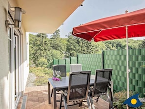 Terrasse mit Sitzmöglichkeiten