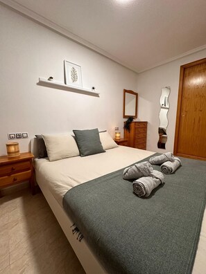 Comfartable doublebed (160x200cm). Towels are arranged for our guests!