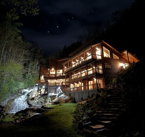 Welcome to Kindling Falls, a luxury retreat in the WNC mountains! Where the views are as stunning at night as in the day!