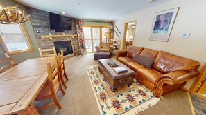 Living Area with Queen Sofabed - Living Area with Queen Sofabed