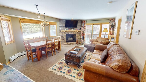 Spacious Living Area with Extra Windows - Spacious Living Area with Extra Windows