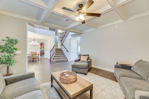 Sitting Area | 1st Floor