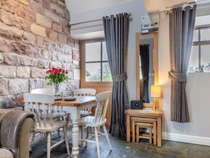 Dining Area | Jacob&rsquo;s Barn - Ramsor Farm, Ramshorn