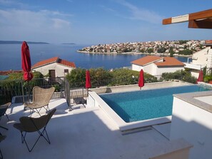 Exterior, pool area