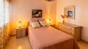 The bedroom has a comfy mattress for a good night's rest and a pleasant stay
#bedroom #bed #comfort #algarve #portugal