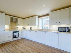 Kitchen/diner | Wheston House Farm Holiday Cottages- Stable View - Wheston House Farm Holiday Cottages, Tideswell