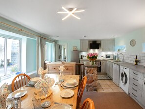 Kitchen/diner | Cherry Tree Cottage - Spring Cottages, Cheddar