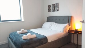 Bedroom - Bed size: Double
