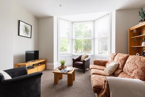 Living Room / Lounge