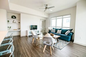 Home Decor, Furniture, Table, Indoors, Living Room