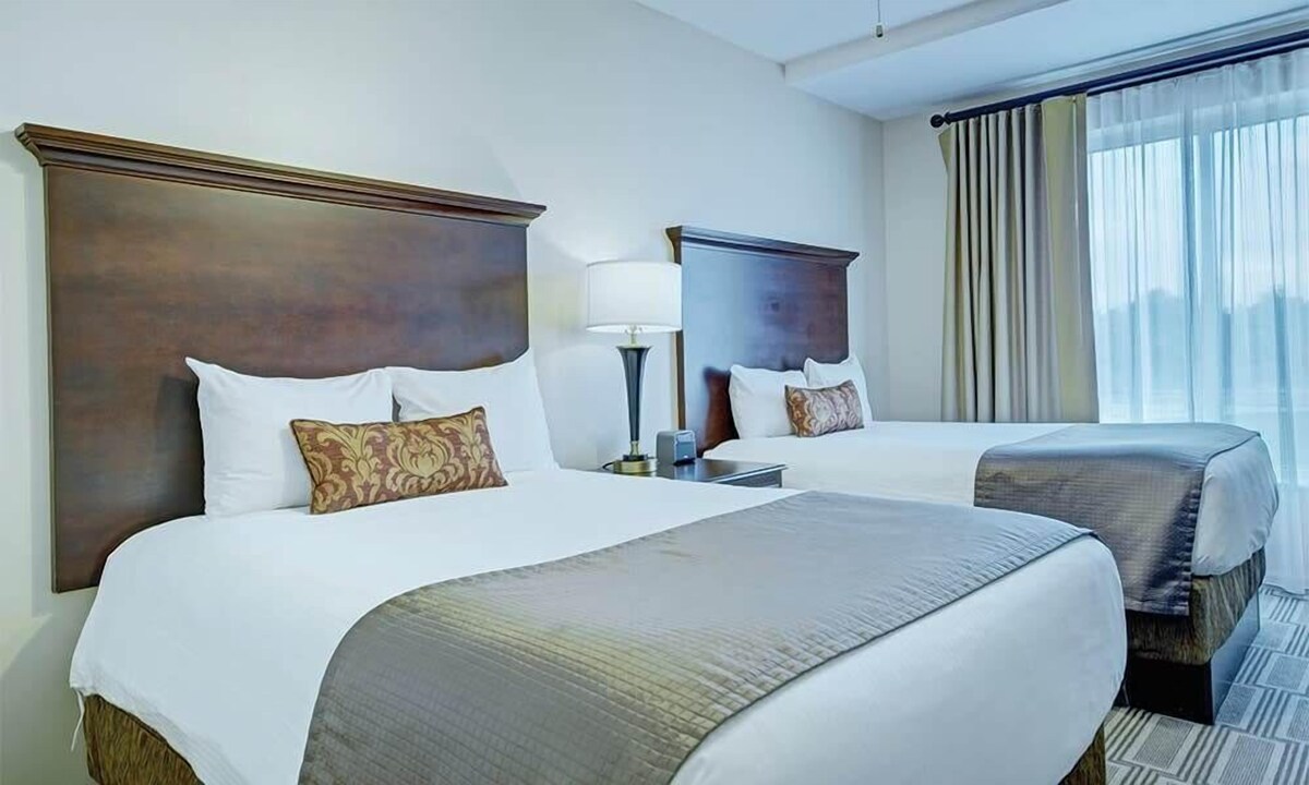 2br Deluxe Condo Steeped in US History!
