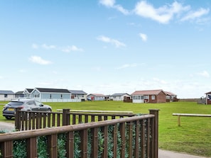 View | Yeolde Woodern Country View Seashak - Holiday Lets, Bridlington