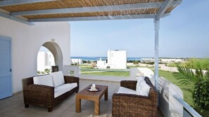 Charming Naxos Villa | 4 Bedrooms | Villa Lelouch | Spacious Outdoor Area with Private Pool | Pyrgaki