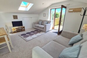 Stable Barn Apartment - Hallagenna Farm Properties, Bodmin Moor