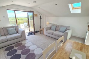 Stable Barn Apartment - Hallagenna Farm Properties, Bodmin Moor