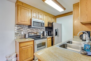 Kitchen | Drip Coffee Maker | Trash Bags & Paper Towels
