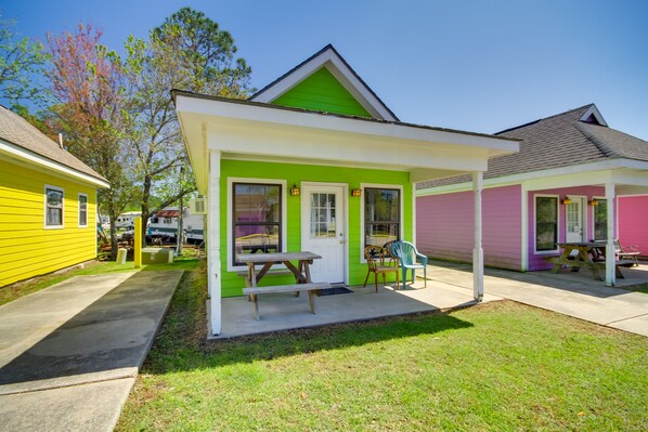 Biloxi Vacation Rental | Studio | 1BA | 330 Sq Ft | 1 Step to Enter
