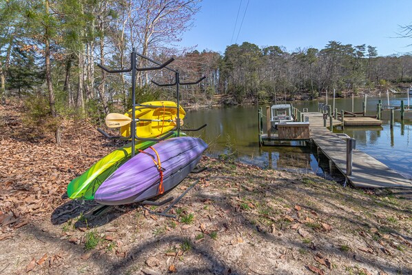 Dock access with Kayaks for guest use.