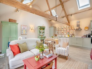 Open plan living space | The Woodshed, Appletree