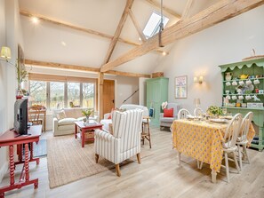 Open plan living space | The Woodshed, Appletree