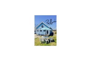 Cozy beach cottage with private beach access across the street!