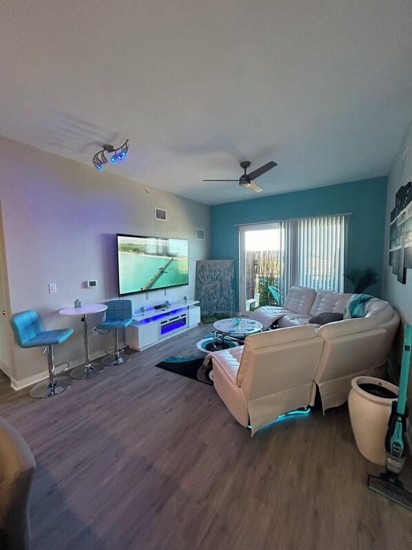 Living Room (1)
