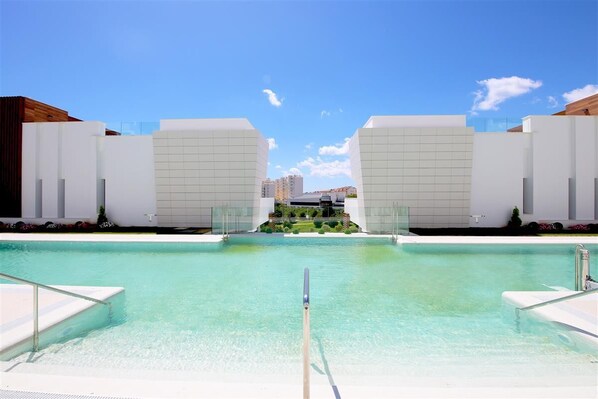 Fantastic communal pool in the roof area with spectacular views