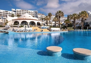 Outdoor Swimming pool