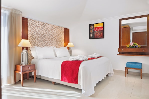 Bedroom. Exact unit will be assigned upon arrival. Views, colors and decor may vary.