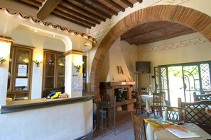 Entrance / Reception