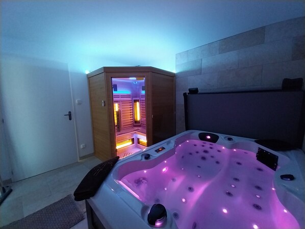 private jacuzzi rental