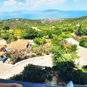 Vue depuis lâhĂ©bergement