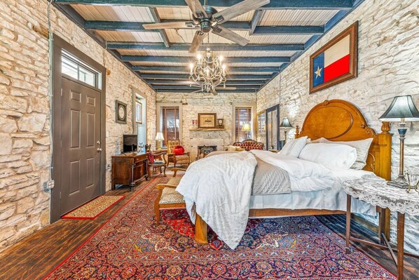This elegant bedroom combines vintage charm and modern comfort, offering a peaceful retreat in the heart of Stephenville. Enjoy a restful night’s sleep surrounded by stylish decor and thoughtful details.