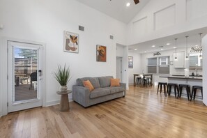 Comfortable Seating w/ Open Concept Kitchen and Dining Area