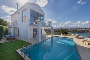 Accomodation Building, Pool area with a view to the sea and mountain.