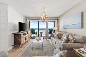 Living Area with Gulf Views