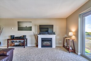 1027 Vacation by the Sea