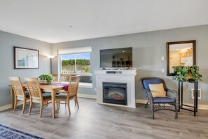 1018 Vacation by the Sea