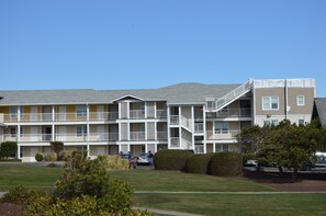 1018 Vacation by the Sea
