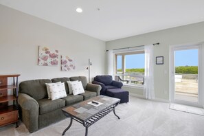1038 Vacation by the Sea