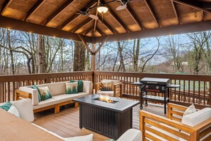 Covered Deck with Seating & Firetable