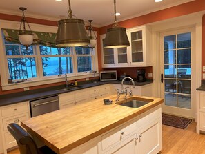 Incredible views, entrance to dining patio which seats 6