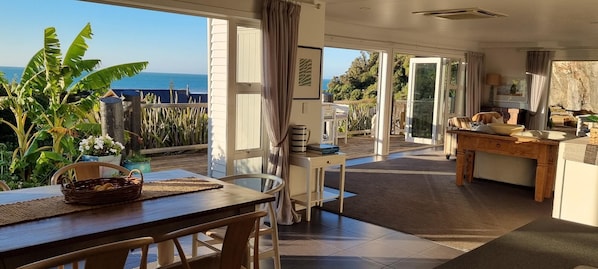 Expansive sea views, spacious stylish indoor/outdoor living year round.