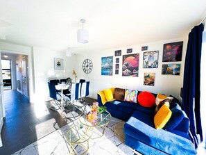 Living Room / Lounge